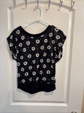 Streetwear Society Black Daisy Print Short Sleeve Top